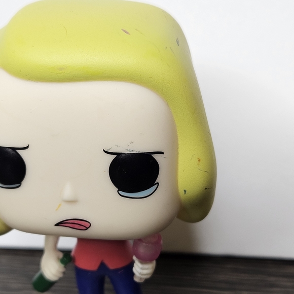 Funko Pop! Rick and Morty Beth #301 - Picture 7 of 10
